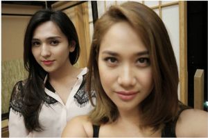 Transformasi Dena Rachman, dari penyanyi ganteng jadi cantik jelita!