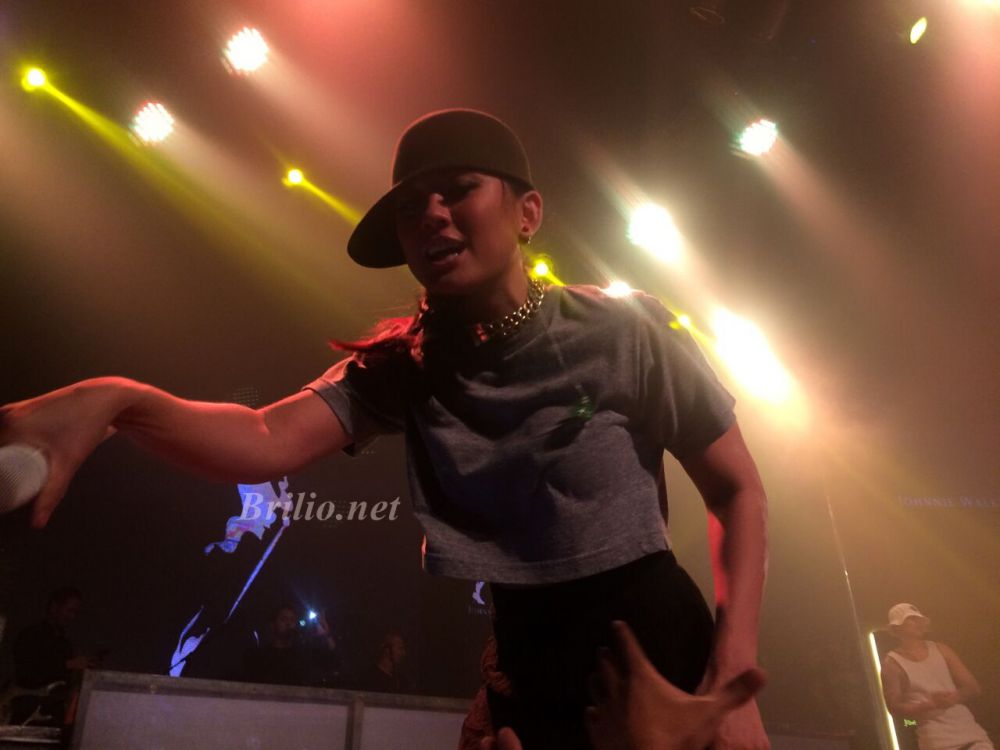 Hal-hal ini kerap membuat temanmu tak bisa menahan hasrat kepo!