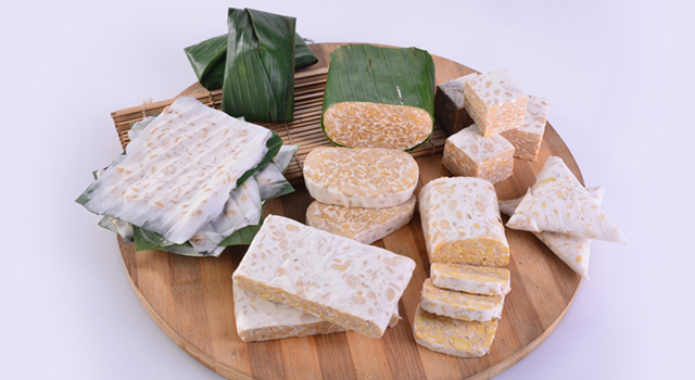 15 Makanan Indonesia ini hanya sedap dibungkus atau dimasak pakai daun 15 Makanan Indonesia ini hanya sedap dibungkus atau dimasak pakai daun