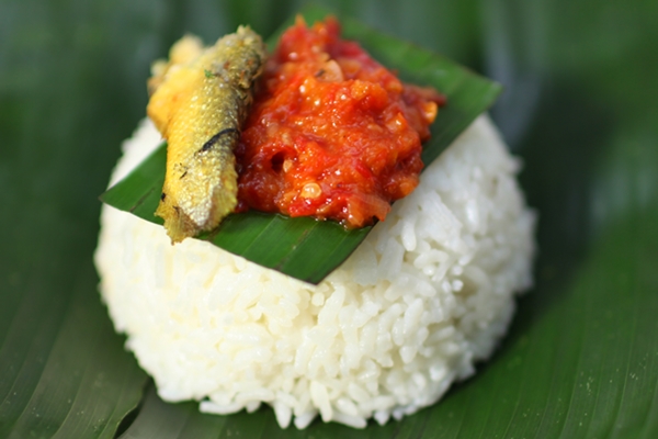 15 Makanan Indonesia ini hanya sedap dibungkus atau dimasak pakai daun 15 Makanan Indonesia ini hanya sedap dibungkus atau dimasak pakai daun