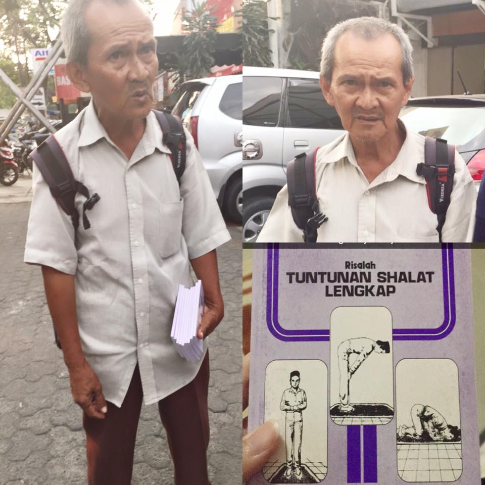 Pengetahuan umum penjual buku tuntuan shalat ini bikin keder mahasiswa