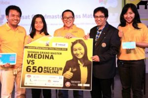 Medina, tumbangkan 650 pecatur online dalam satu kompetisi