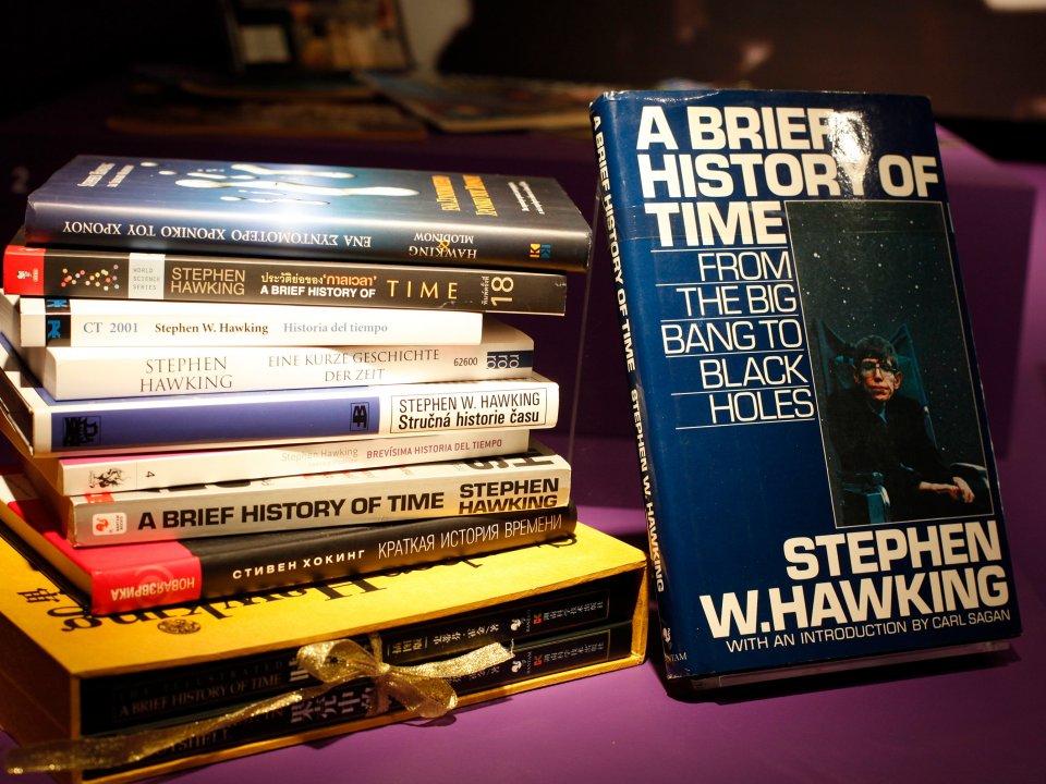 10 Pesan motivasi Stephen Hawking yang mencerminkan kejeniusannya 