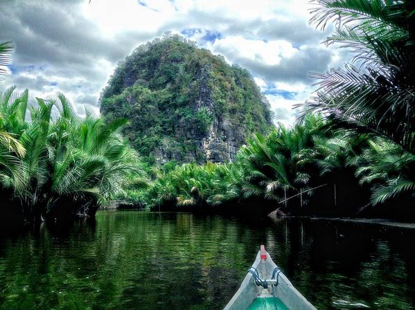 25 Wisata alam Indonesia yang bikin malas liburan ke luar negeri