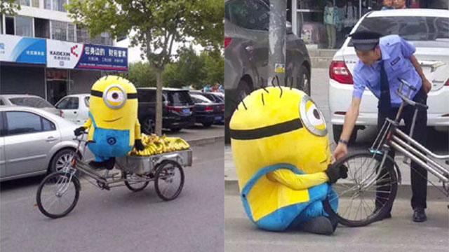 Sepasang minions jualan pisang di jalanan bikin warga gemas