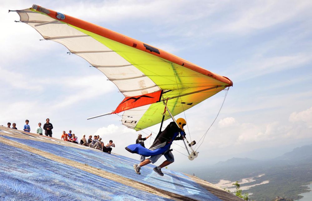 Sensasi unik menikmati waduk terbesar di Asia Tenggara dari udara Sensasi unik menikmati waduk terbesar di Asia Tenggara dari udara