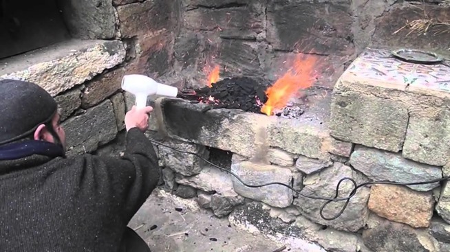 10 Kegunaan hair dryer selain untuk ngeringin rambut, jadi tahu ya...