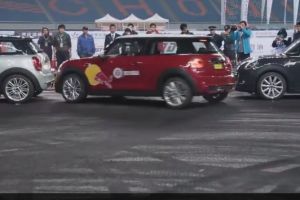 Skill parkir pria ini akan membuatmu terpana