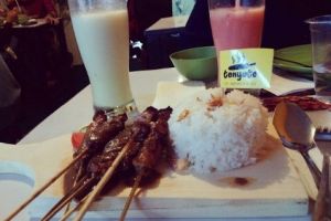 Kedai sate ini punya program bayar makan seikhlasnya setiap Jumat
