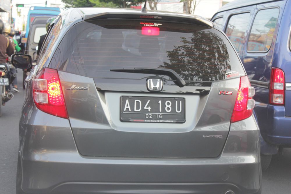 20 Pelat kendaraan unik bikin kamu tertawa