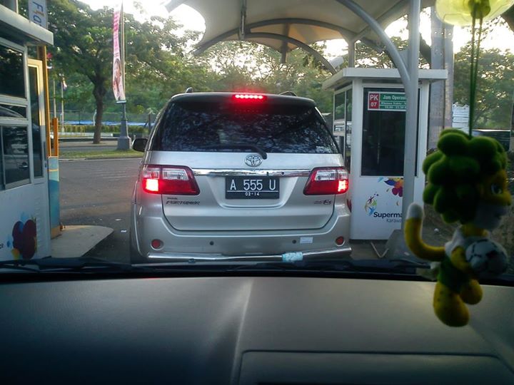 20 Pelat kendaraan unik bikin kamu tertawa