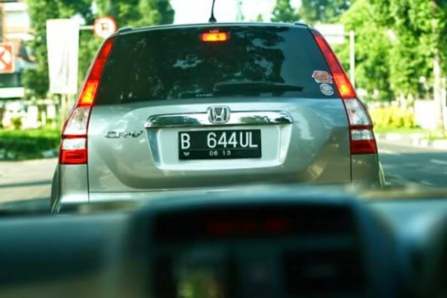 20 Pelat kendaraan unik bikin kamu tertawa