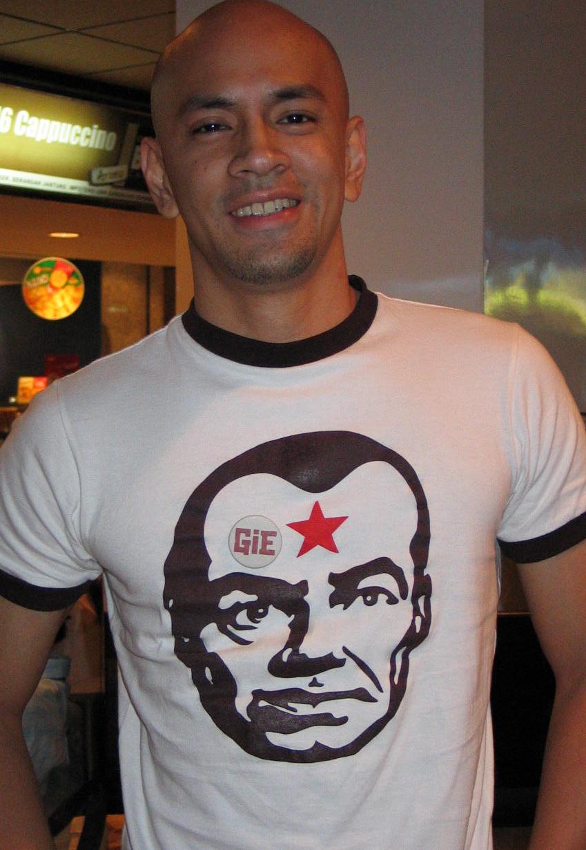 7 Hal yang menunjukkan kalau cowok gundul itu seksi 7 Hal yang menunjukkan kalau cowok gundul itu seksi