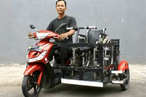 Kerap ditolak angkutan umum, Catur modifikasi motor untuk difabel
