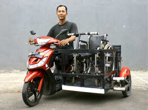 Kerap ditolak angkutan umum, Catur modifikasi motor untuk difabel