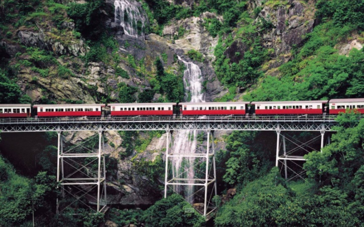 Inilah 11 jalur kereta paling ekstrem di dunia, ada dari Indonesia