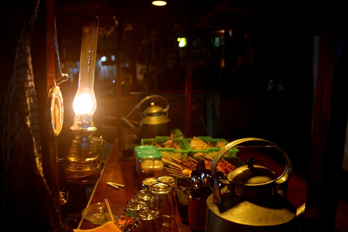 5 Sisi lain yang tak kamu sadari dari nasi kucing khas angkringan