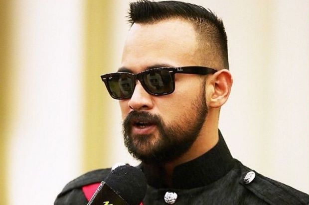 15 Pria ganteng ganteng berewokan, yakin kamu mau nyapu sampai bersih?