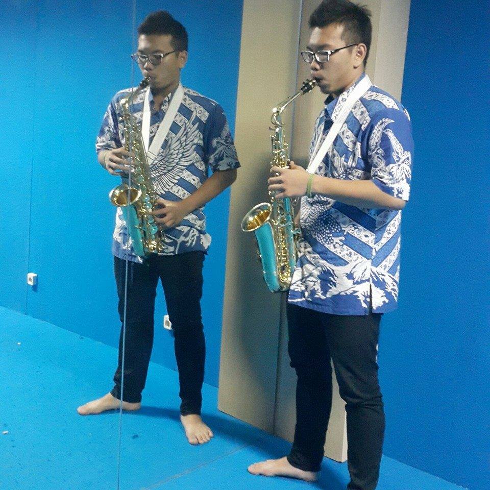 Belajar musik otodidak, Yoses kini jadi pengajar dan pemusik andal Belajar musik otodidak, Yoses kini jadi pengajar dan pemusik andal