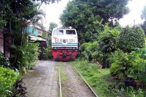 12 Masinis ganteng ini bisa bikin penumpang kereta wanita meleleh, aw!