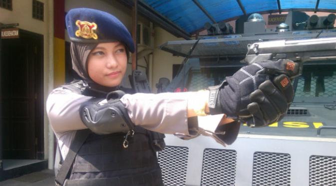 7 Abdi negara cantik yang bakal bikin kamu deg deg seeeer! 