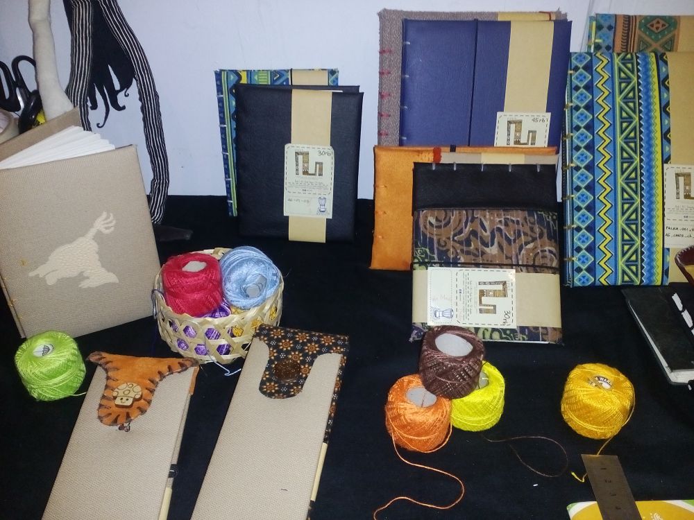 Kreasikan agenda dari kertas sisa, hasilkan fulus Kreasikan agenda dari kertas sisa, hasilkan fulus