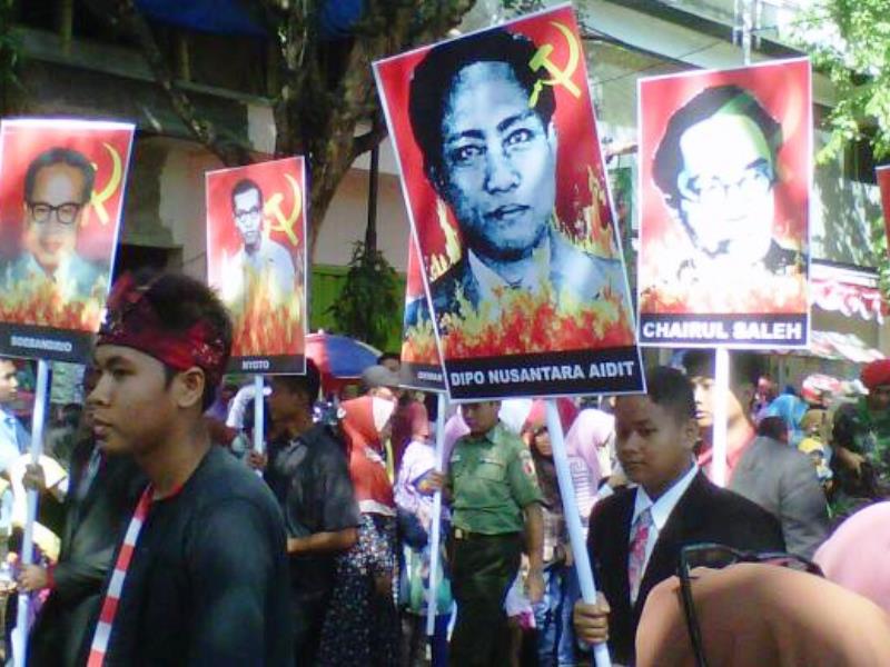 Ini dia 4 kasus penggunaan atribut PKI yang pernah menghebohkan  Ini dia 4 kasus penggunaan atribut PKI yang pernah menghebohkan