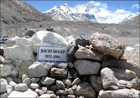 19 Jenazah ini diyakini masih tertinggal di Gunung Everest