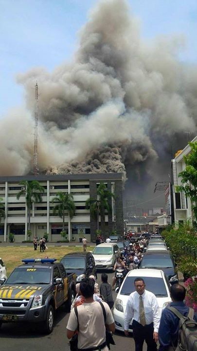 Kumpulan foto kebakaran yang menghanguskan Markas Polda Jawa Tengah
