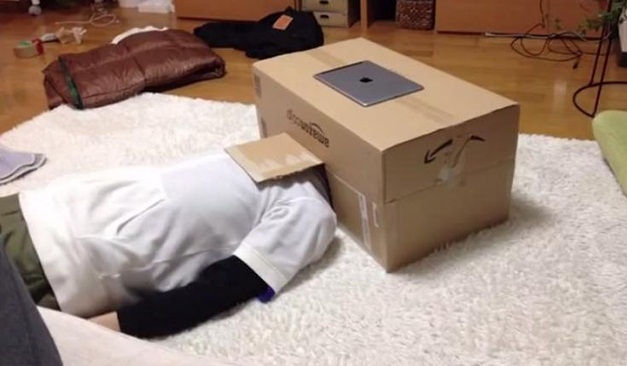 Siasat tanggal tua, bikin bioskop dari kardus