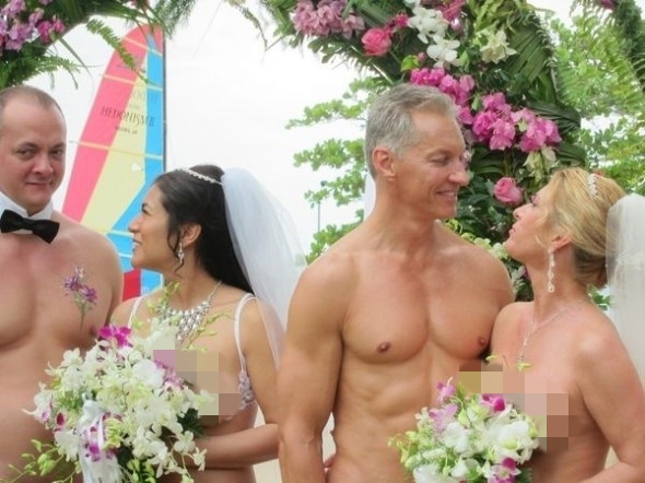 Gaun pengantin yang bikin penampilan malah jadi aneh, berani pakai? Gaun pengantin yang bikin penampilan malah jadi aneh, berani pakai?