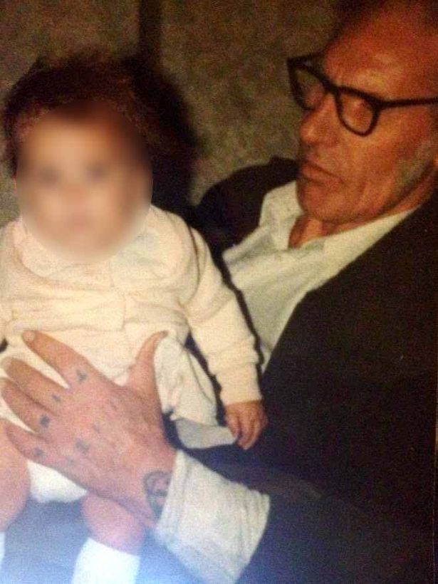 Wanita ini temukan wajah almarhum kakeknya di USG bayinya