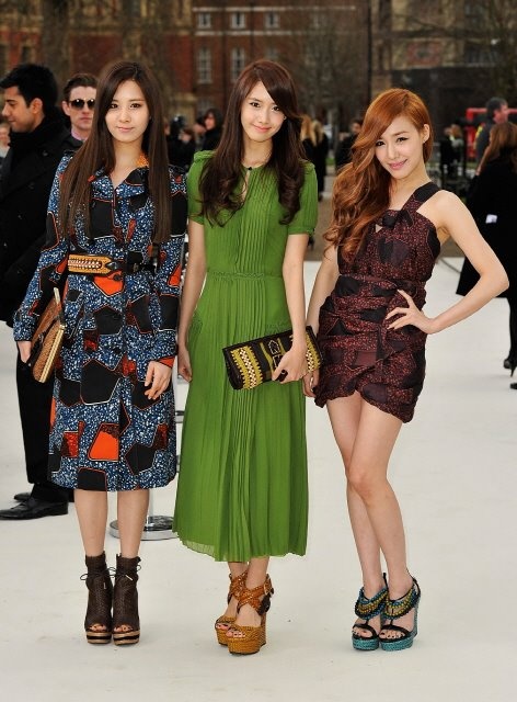 12 Artis luar negeri ini bangga pakai batik, masa kamu nggak?