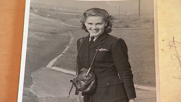 Wanita pilot tempur Perang Dunia II kembali terbang di usia 92 tahun