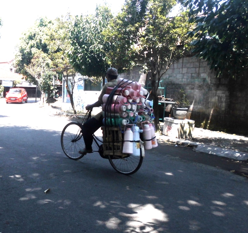 Orang ini berpesan: Setiap kayuhan sepeda, rezeki semakin dekat
