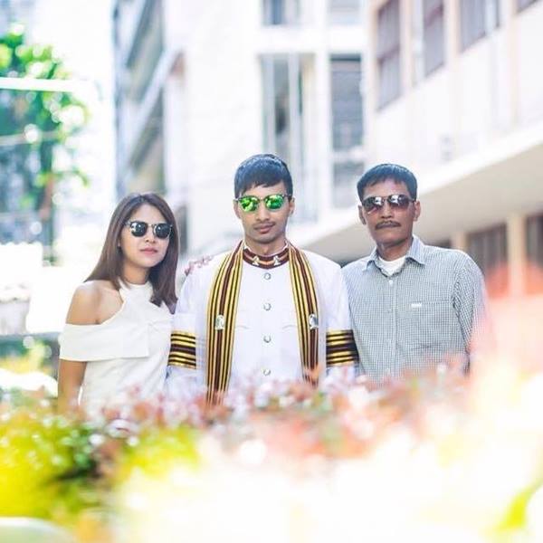 Usai wisuda, pemuda Thailand ini bersimpuh ke sopir truk sampah