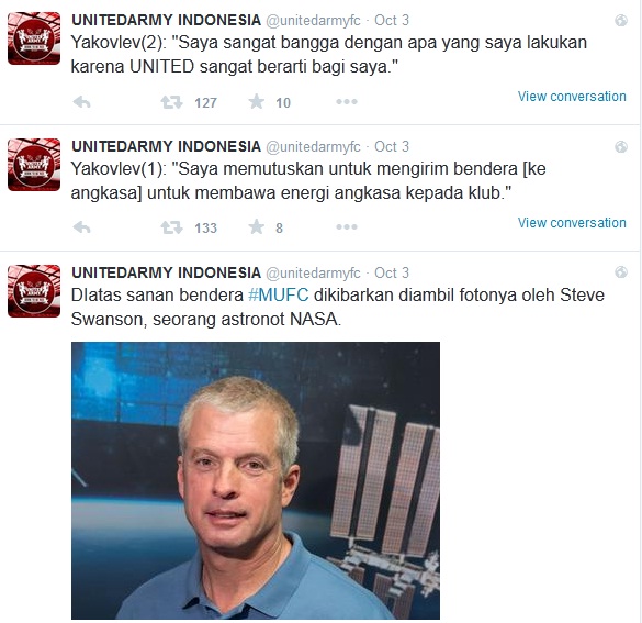 Bendera Manchester United dikibarkan di luar angkasa