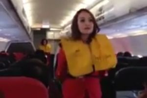 VIDEO : Instruksi keselamatan di pesawat yang bikin ngakak