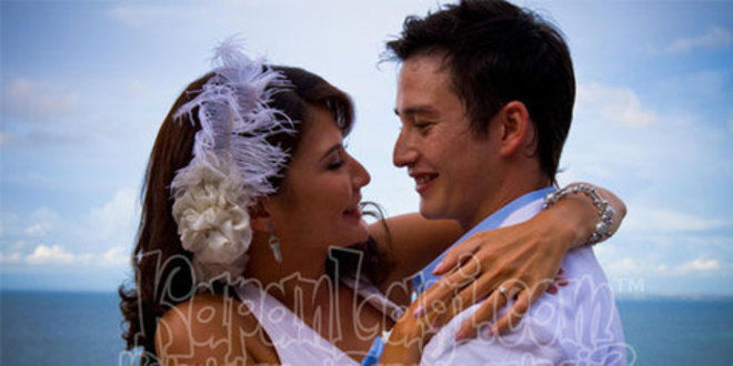 8 Artis berondong yang pernah jatuh ke pelukan janda