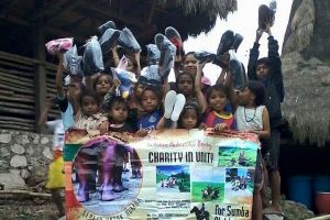 Berawal dari traveling, Sherly galang sepatu untuk anak Sumba