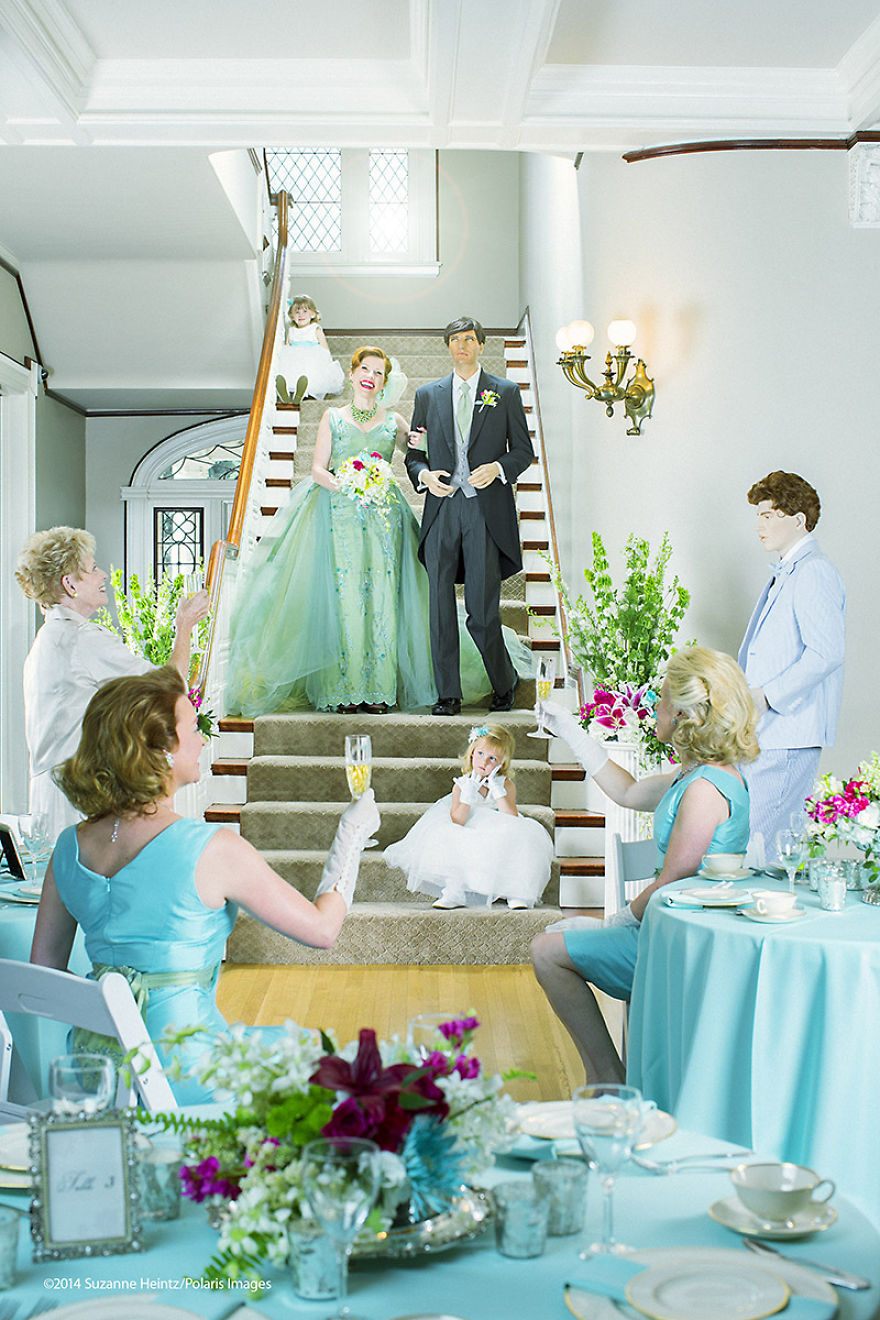 14 Tahun wanita ini berfoto dengan manekin, anggap sebagai ayah & anak 14 Tahun wanita ini berfoto dengan manekin, anggap sebagai ayah & anak