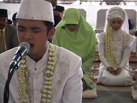 Pemuda ini berikan mahar nikah hafalan Alquran, menggetarkan hati! Pemuda ini berikan mahar nikah hafalan Alquran, menggetarkan hati!