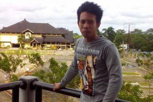 Kawanan maling kabur usai salah mengira temannya adalah pemilik toko