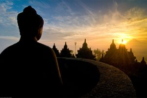 Dicari: Sandal yang cocok untuk pengunjung Borobudur