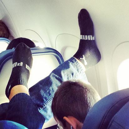 13 Kelakuan traveler paling ngawur di pesawat, jangan ditiru ya?