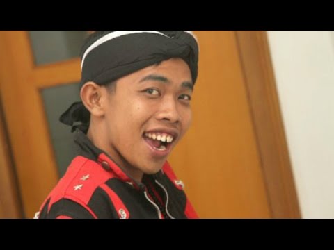 Nggak harus cakep, 17 orang ini moncer di dunia hiburan tanah air! Nggak harus cakep, 17 orang ini moncer di dunia hiburan tanah air!