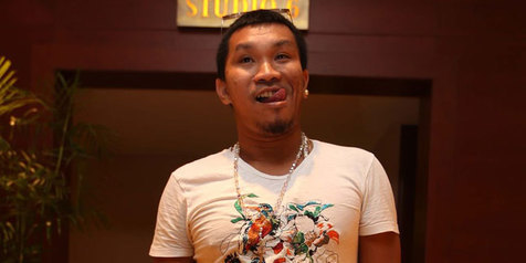 Nggak harus cakep, 17 orang ini moncer di dunia hiburan tanah air! Nggak harus cakep, 17 orang ini moncer di dunia hiburan tanah air!