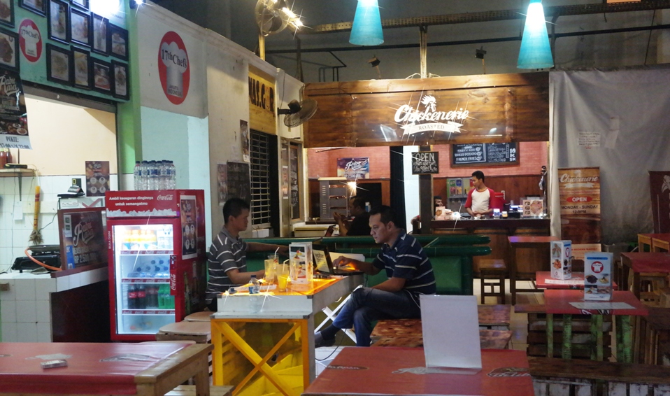 Siapa sangka, tempat nongkrong anak muda Jakarta ini awalnya kumuh