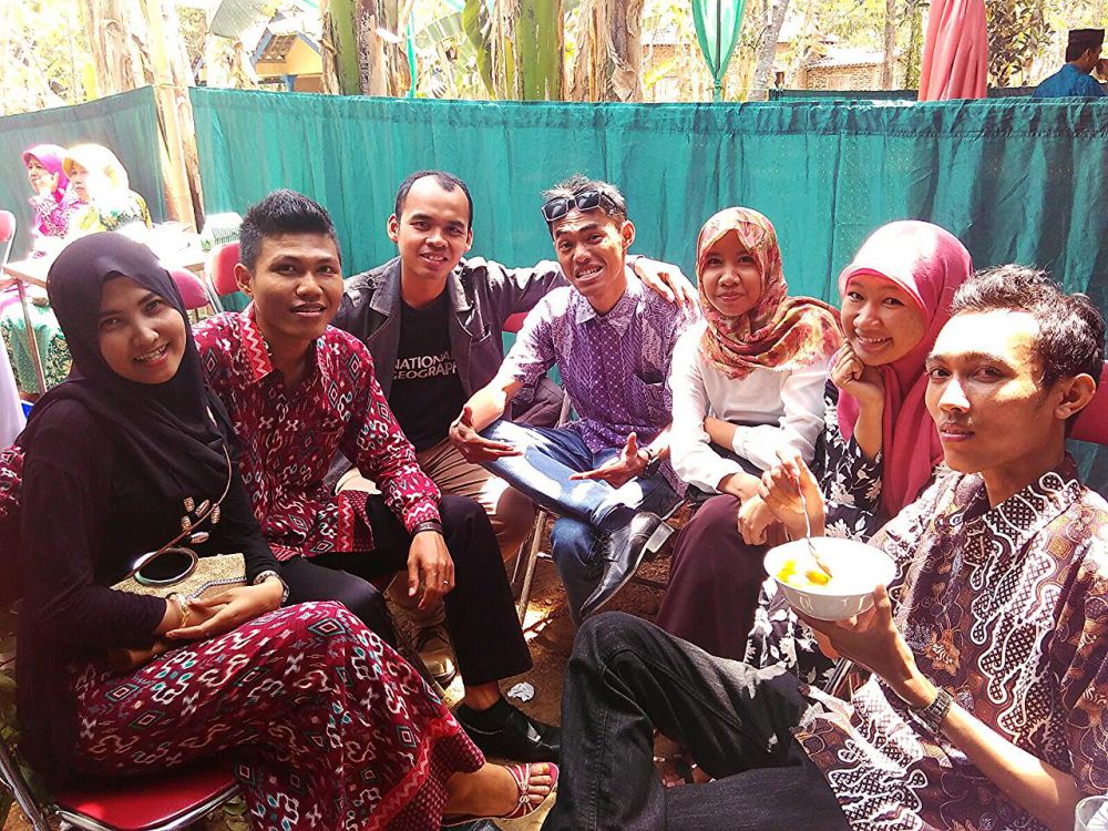 Kebahagiaan ini cuma dirasakan oleh kamu yang tinggal di desa