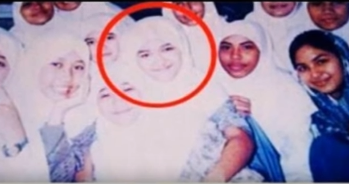 Kamu pasti tak menyangka kalau pejabat & artis ini dulunya santri